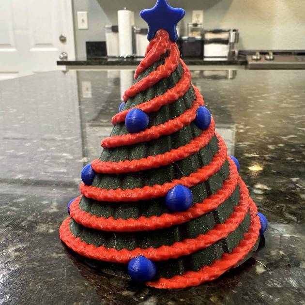 3D printed Christmas tree decoration - Flameingo Forge